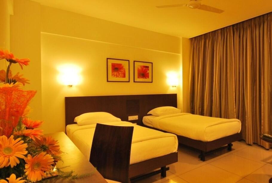 Hotel Manasi Inn Satara Zewnętrze zdjęcie