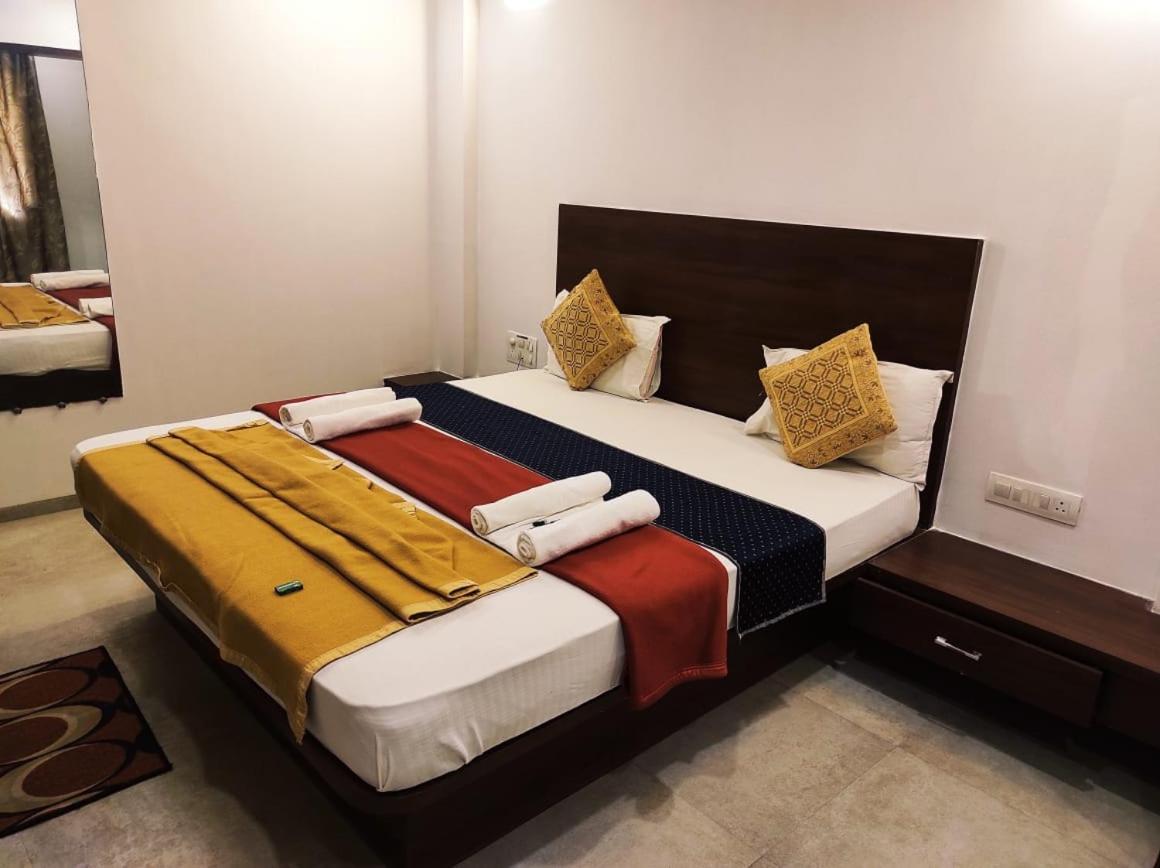 Hotel Manasi Inn Satara Zewnętrze zdjęcie