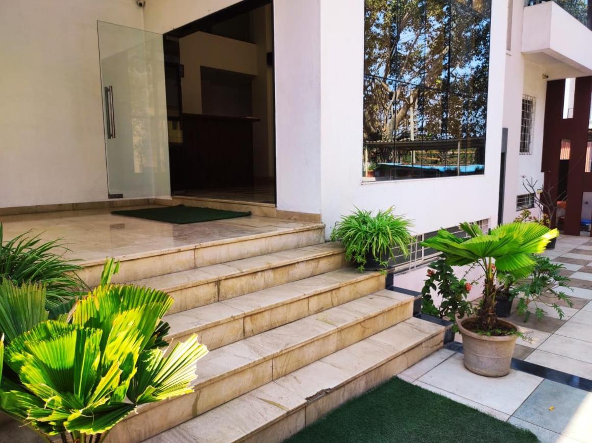 Hotel Manasi Inn Satara Zewnętrze zdjęcie