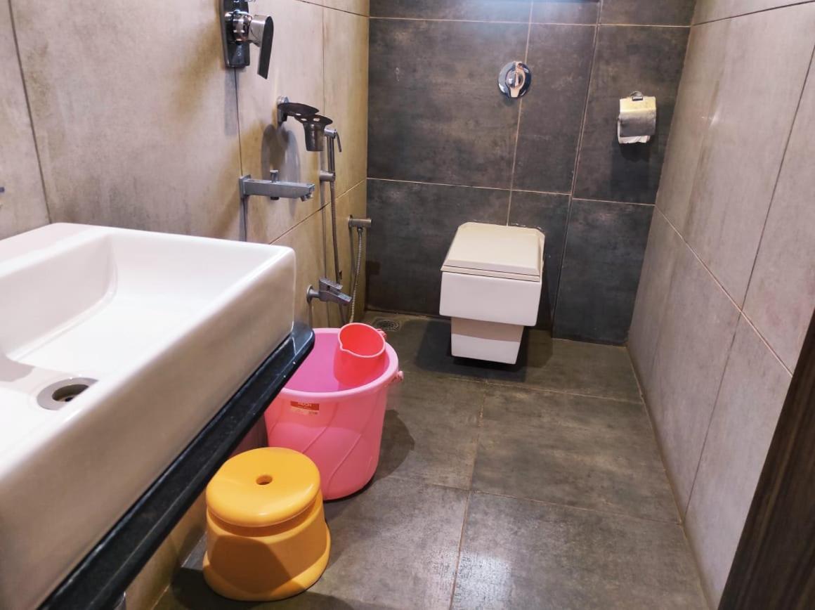 Hotel Manasi Inn Satara Zewnętrze zdjęcie